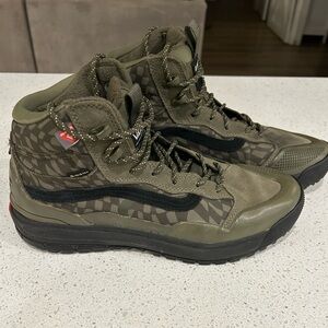 Vans Ultra range exo high gore-tex MTE-2 grape leaf warped check